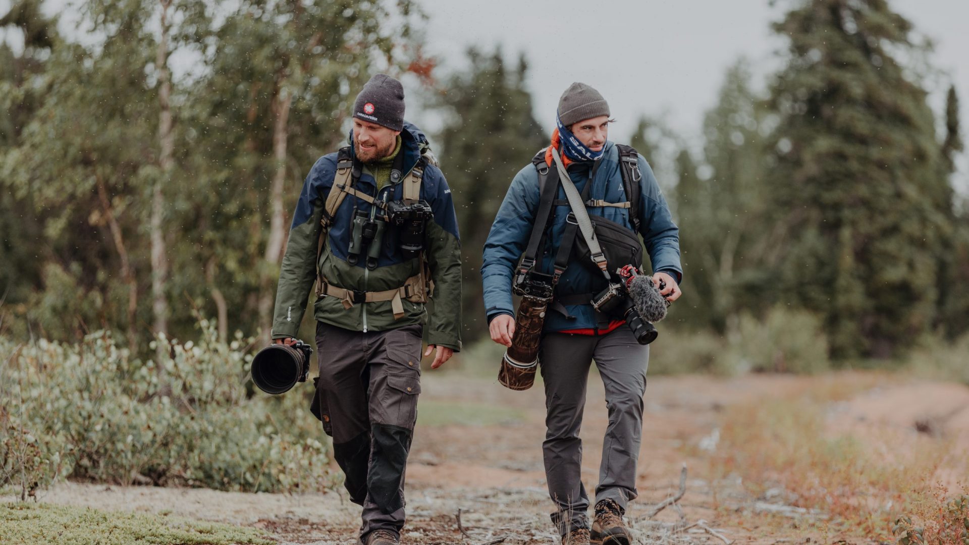 Die beiden Wildlingz in Manitobas hohen Norden bei ihrer Foto- und Videoproduktion mit Kanadafieber.